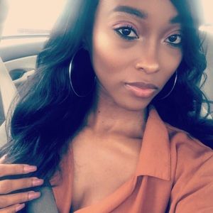 Meet your Posher, JE Fashion House